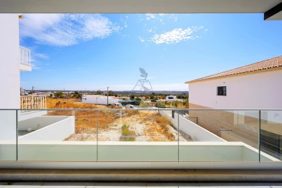 Moradia T3 para Venda em Mexilhoeira Grande