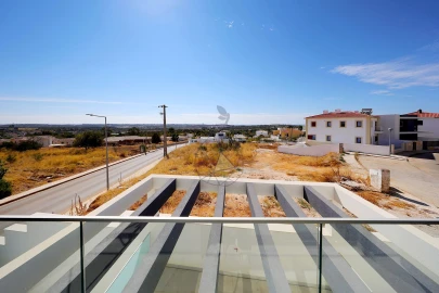 Moradia T3 para Venda em Mexilhoeira Grande