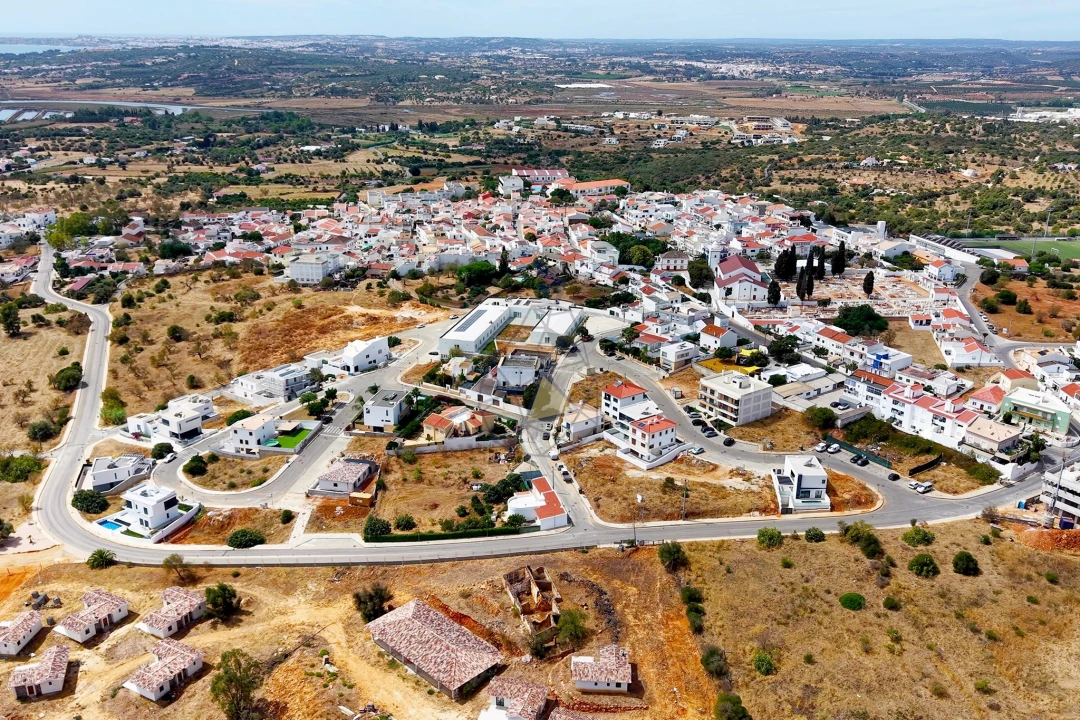 Moradia T3 para Venda em Mexilhoeira Grande Foto 70