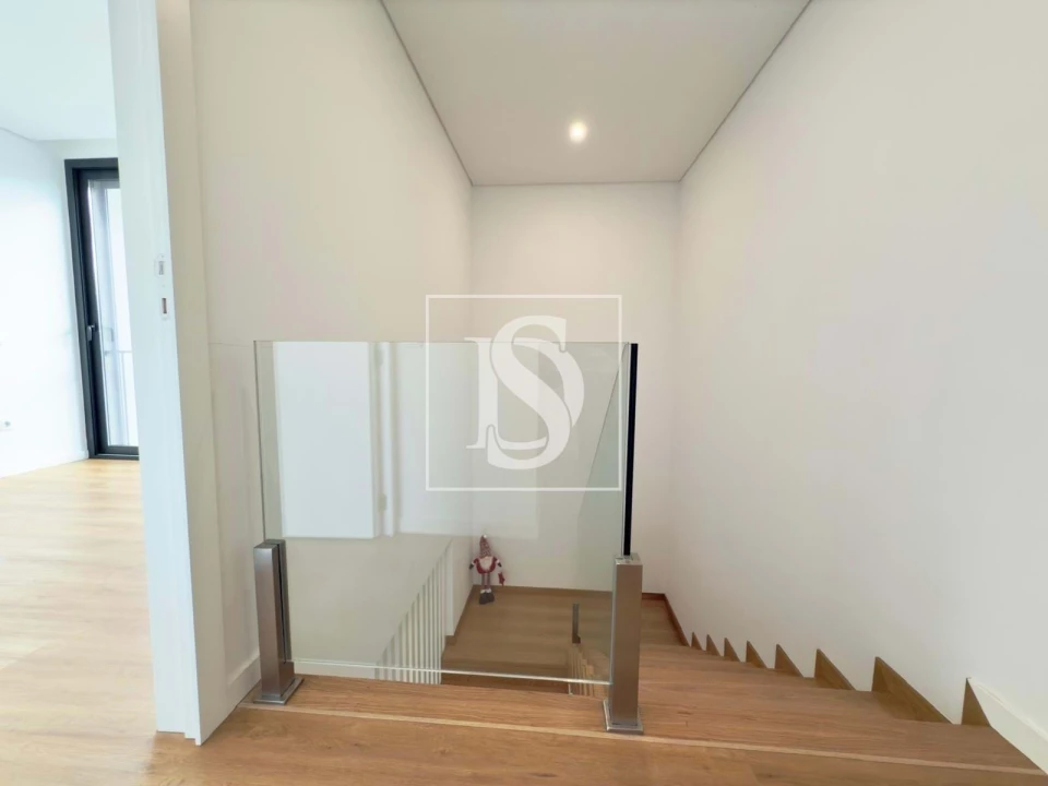 Moradia T2 para Venda em Guardizela Foto 9