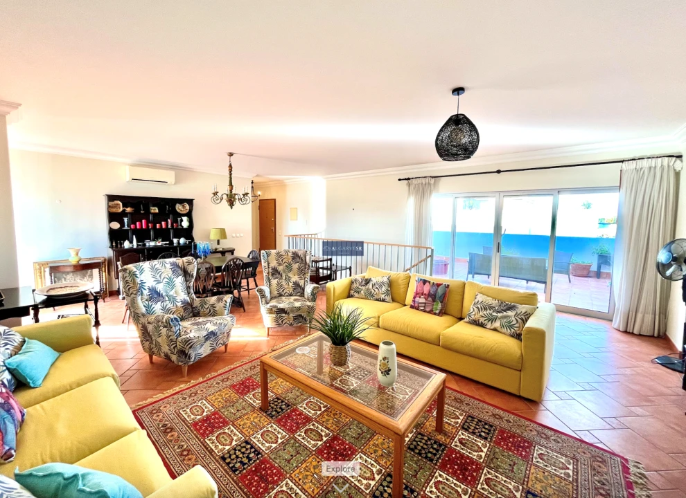 Apartamento T4 para Venda em Portimão Foto 2