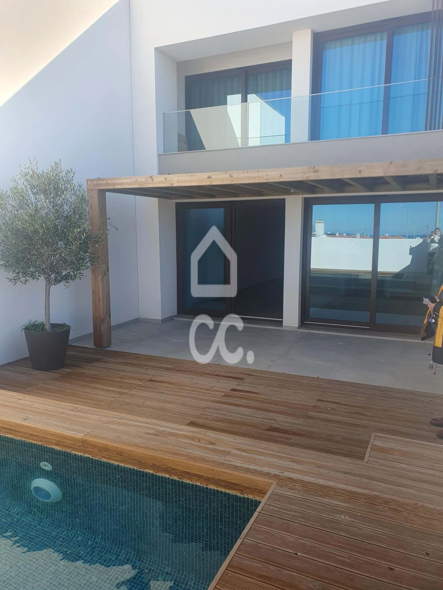 Apartamento T3 para Venda em Porto Covo Foto 9