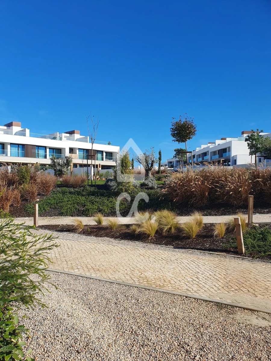 Apartamento T3 para Venda em Porto Covo Foto 3