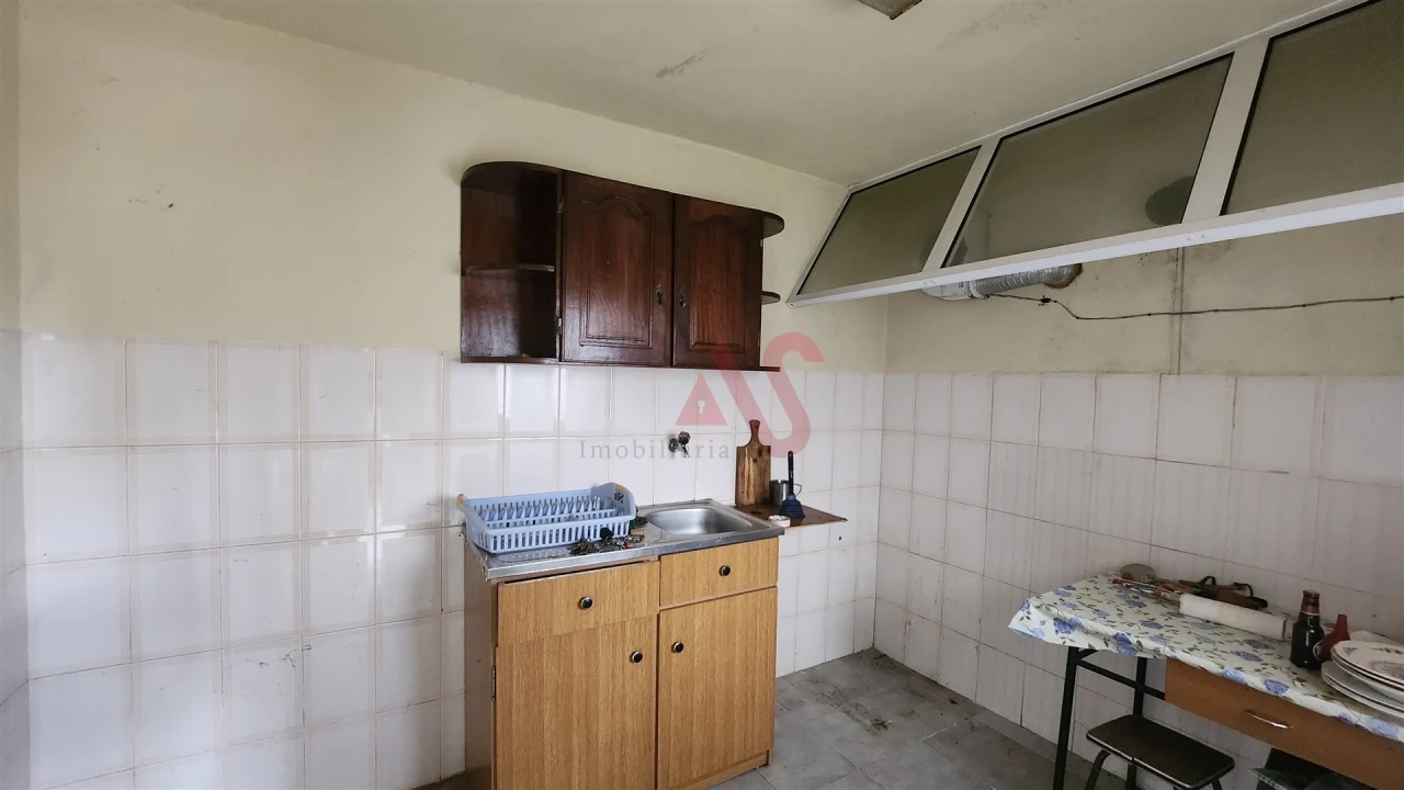 Moradia T2 para Venda em Airães Foto 11