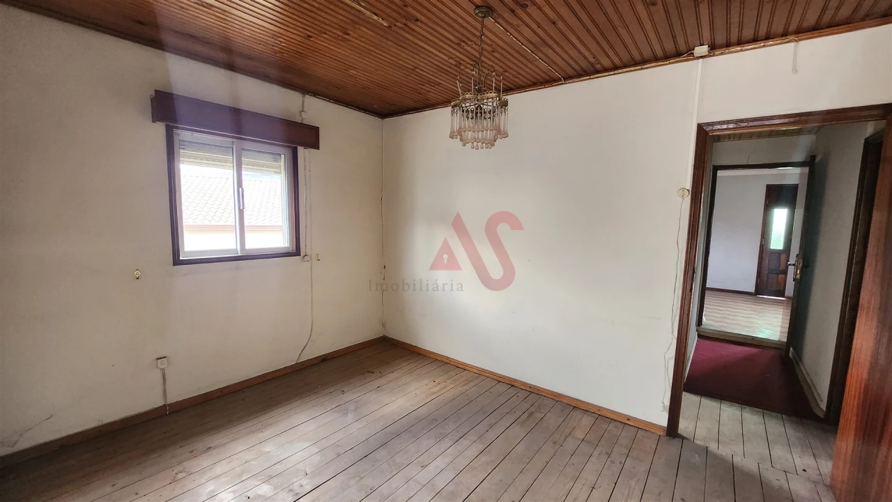 Moradia T2 para Venda em Airães Foto 5