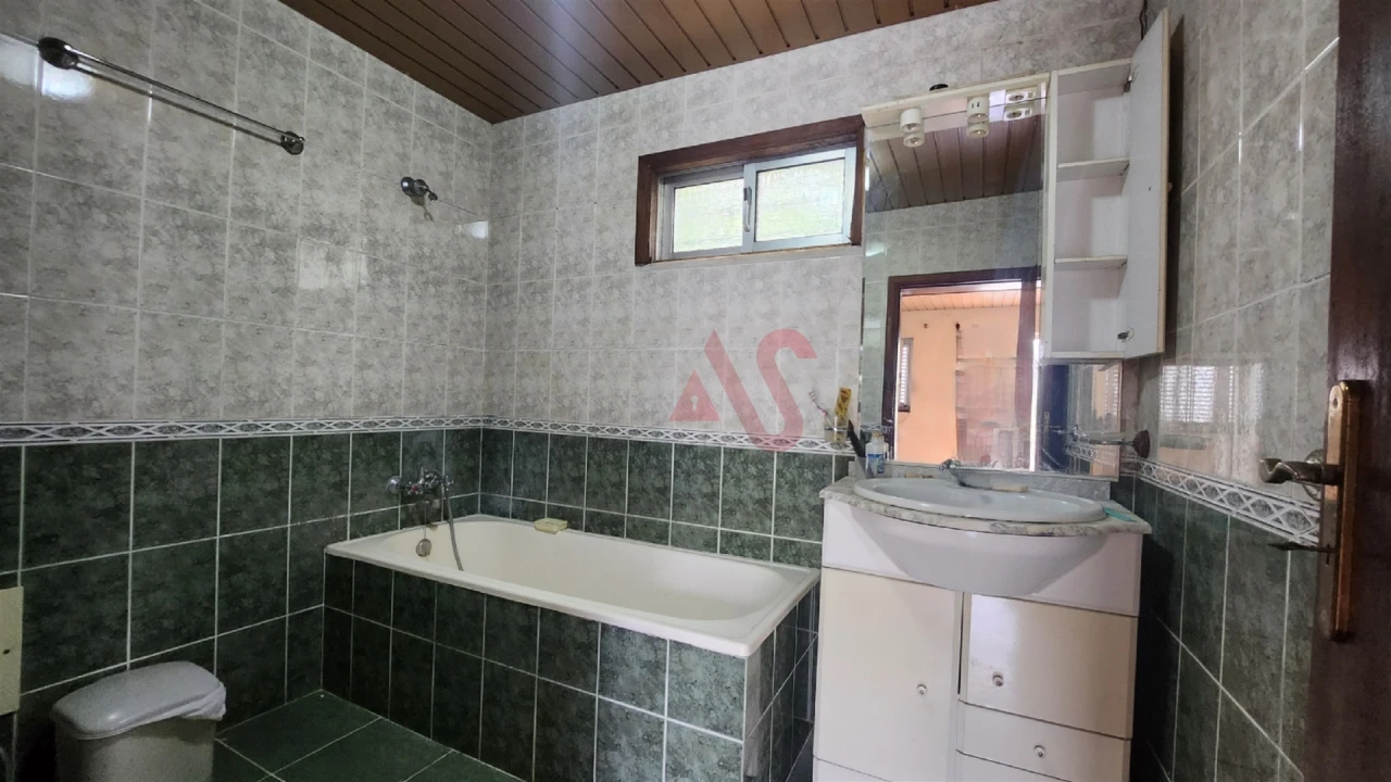 Moradia T2 para Venda em Airães Foto 8