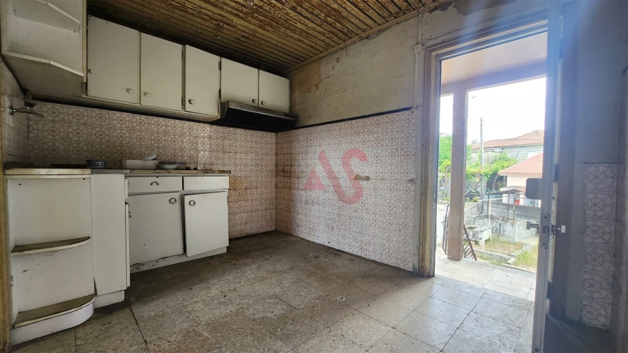 Moradia T2 para Venda em Airães Foto 9