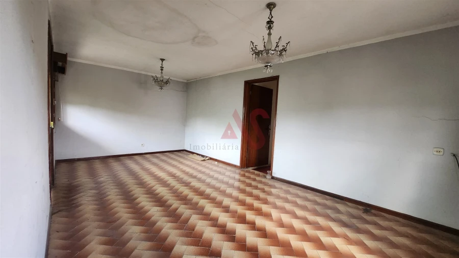 Moradia T2 para Venda em Airães Foto 4