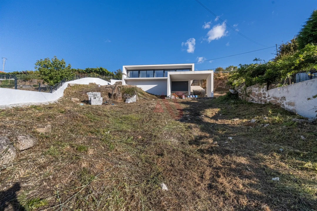 Moradia T3 para Venda em Roriz Foto 5