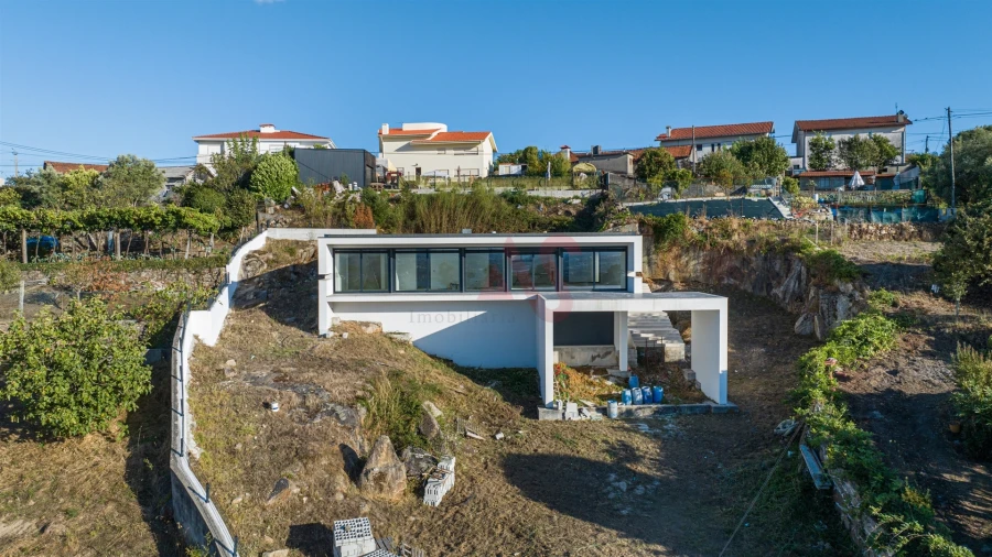 Moradia T3 para Venda em Roriz Foto 3