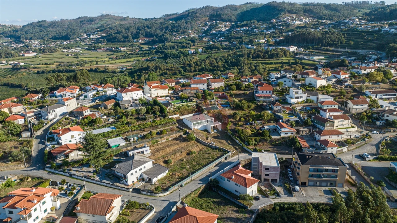 Moradia T3 para Venda em Roriz Foto 32