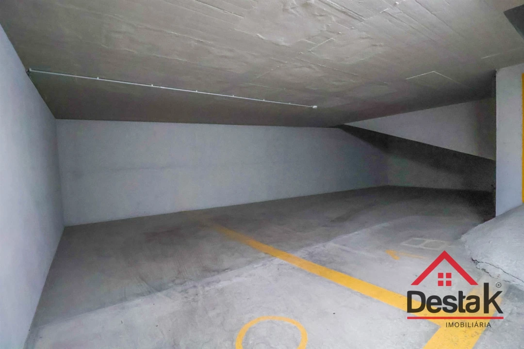 Apartamento T4 para Venda em Viseu Foto 22