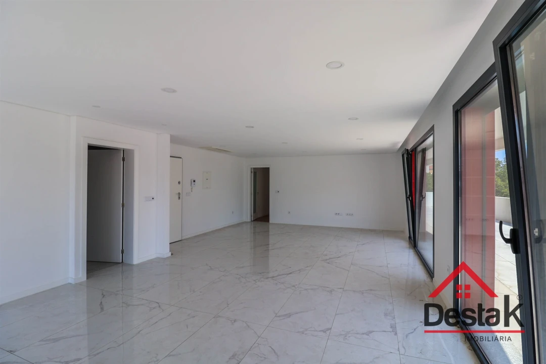 Apartamento T4 para Venda em Viseu Foto 3