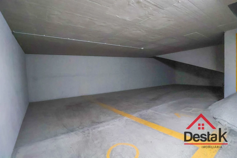 Apartamento T4 para Venda em Viseu Foto 22