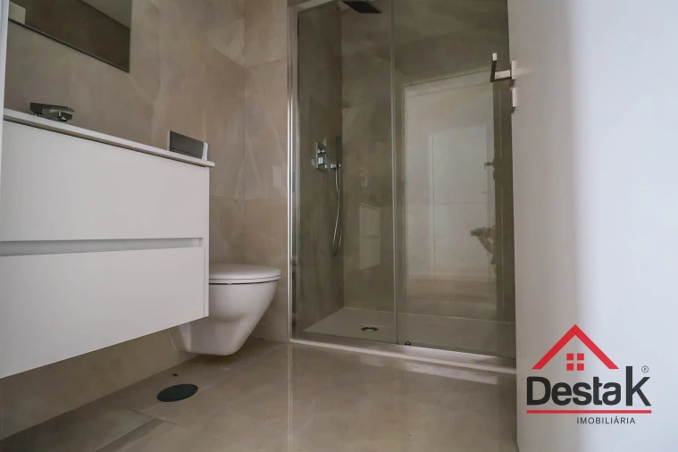 Apartamento T4 para Venda em Viseu Foto 13