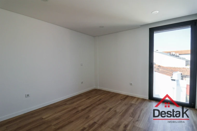 Apartamento T4 para Venda em Viseu Foto 12