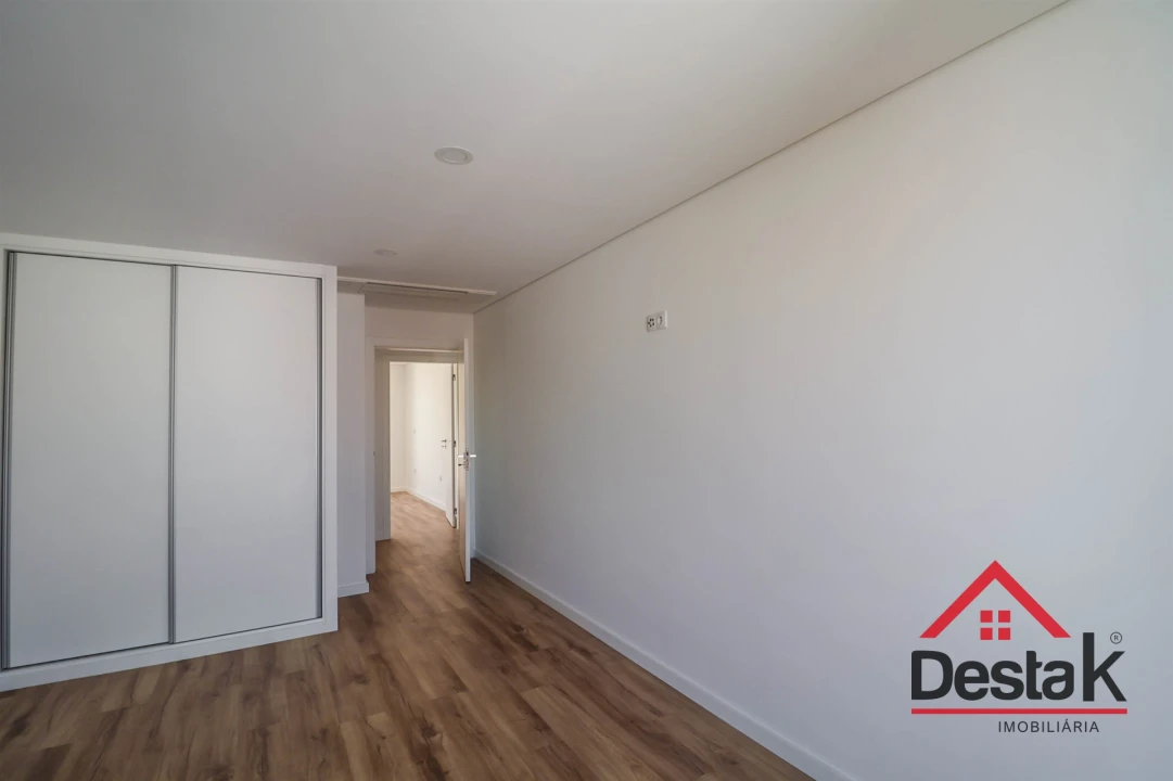 Apartamento T4 para Venda em Viseu Foto 15