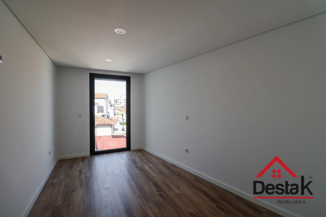 Apartamento T4 para Venda em Viseu Foto 16