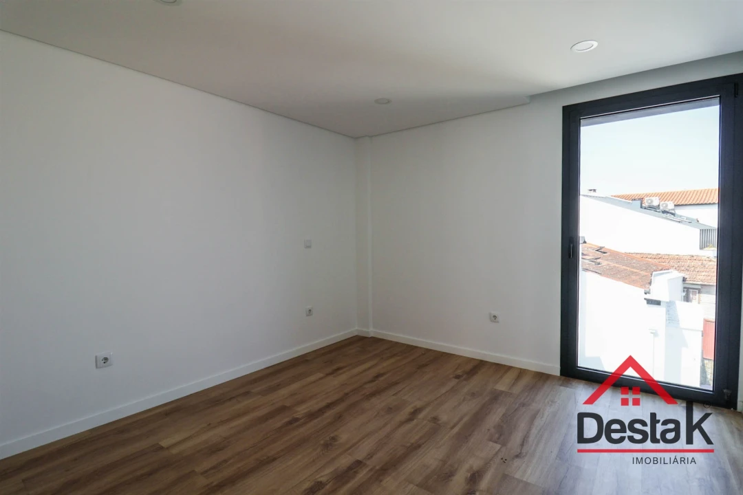 Apartamento T4 para Venda em Viseu Foto 12