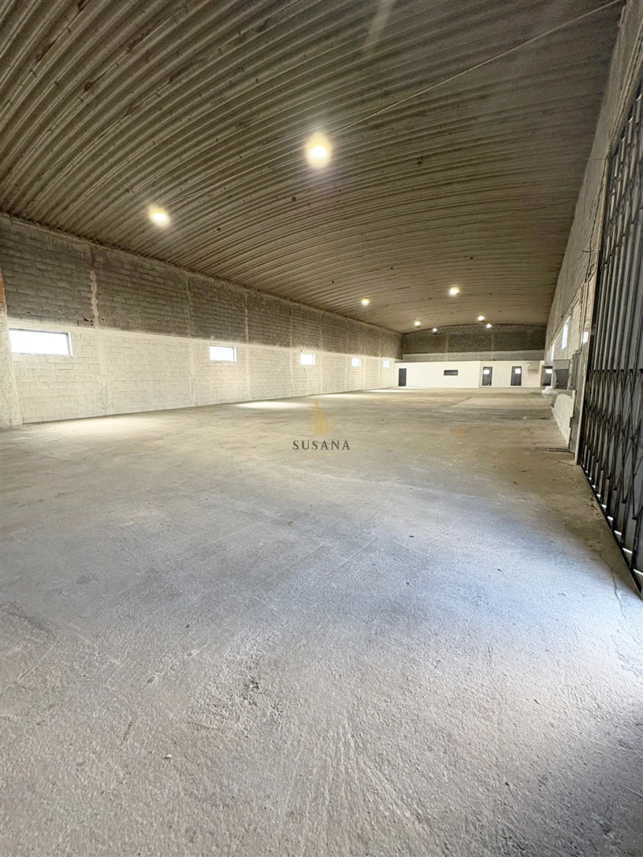 Armazém para Arrendamento em Mundão Foto 6