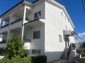 Moradia T4 para Venda em Rio de Loba