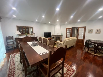 Moradia T4 para Venda em Rio de Loba