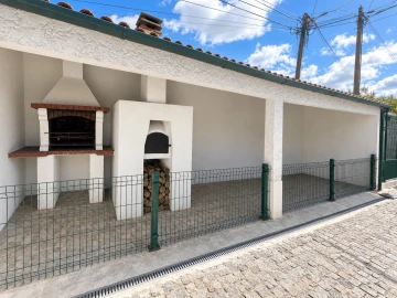 Moradia T4 para Venda em Rio de Loba