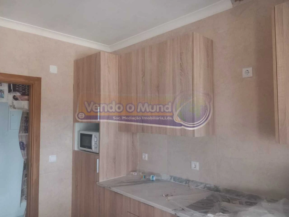 Moradia T3 para Venda em Santo Estêvão Foto 1