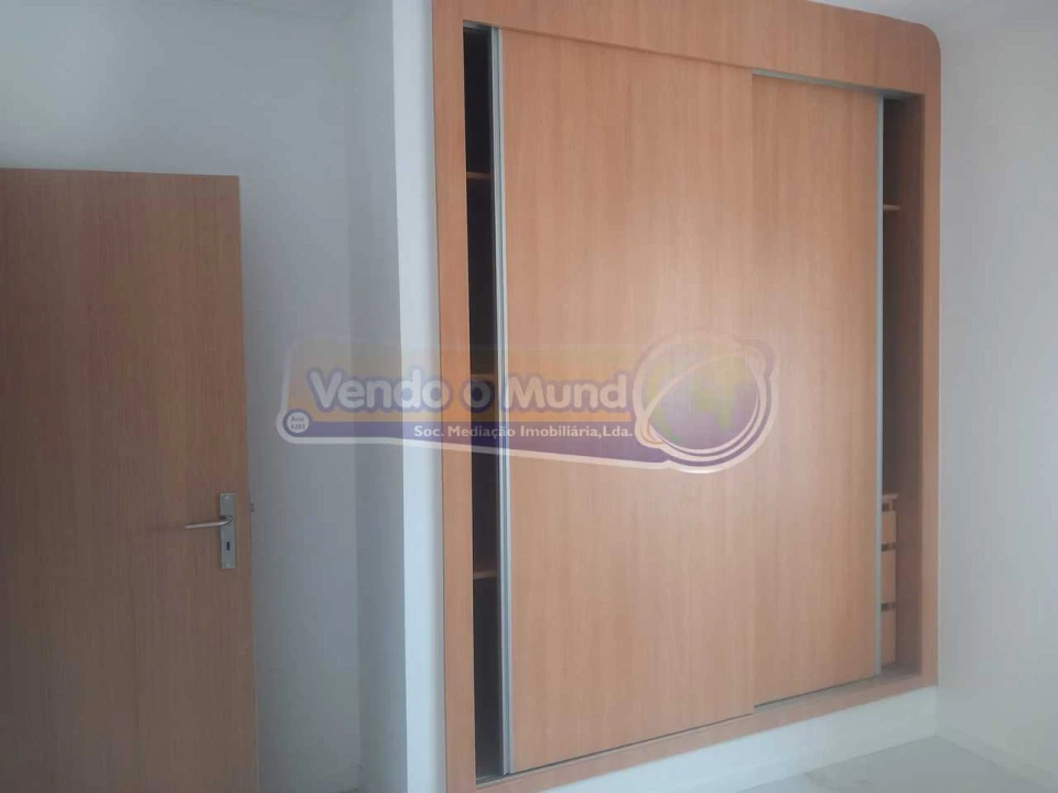 Moradia T3 para Venda em Santo Estêvão Foto 5