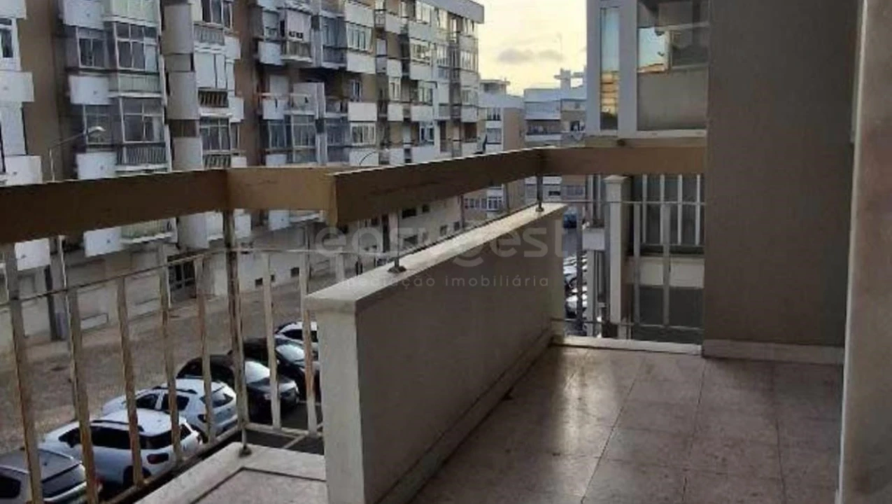 Apartamento T2 para Venda em Oeiras e São Julião da Barra, Paço de Arcos e Caxias Foto 1