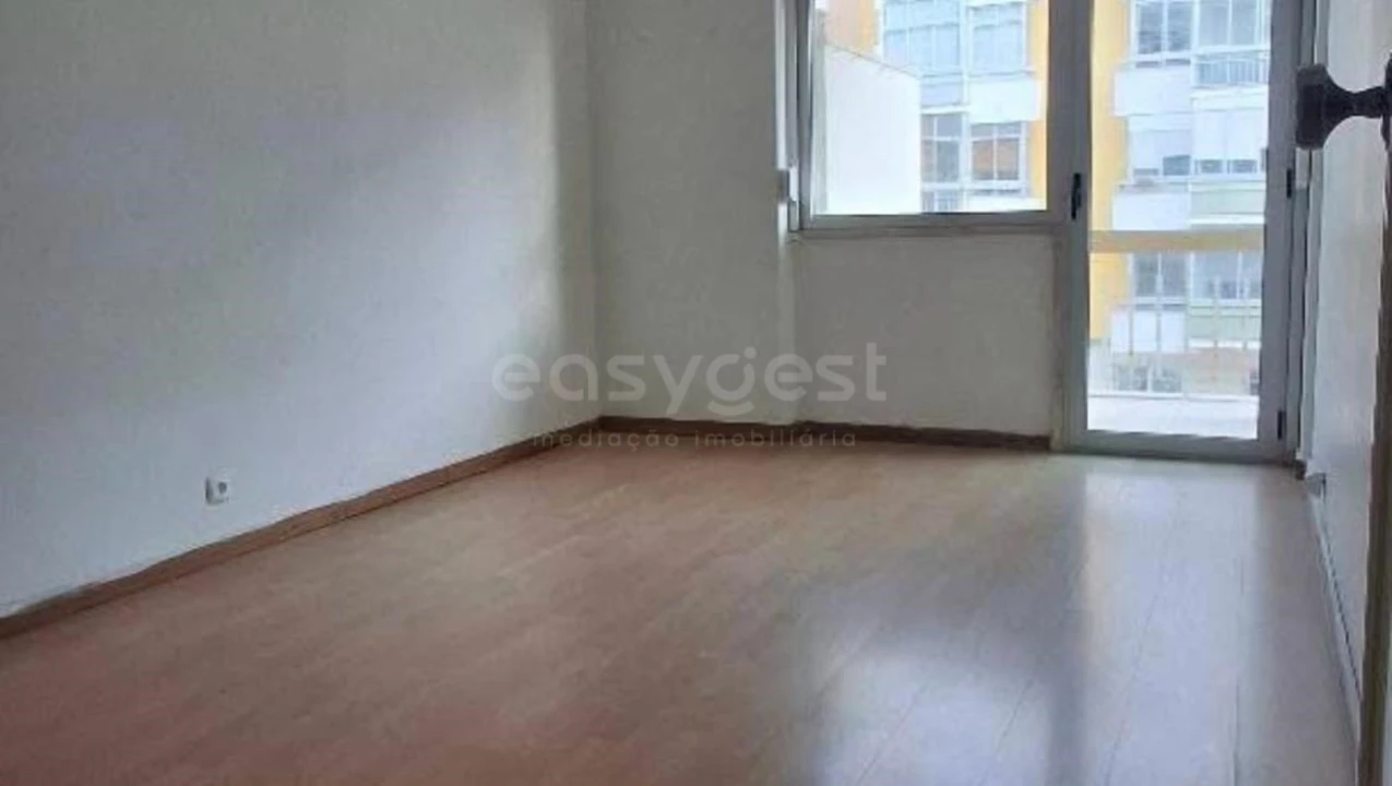 Apartamento T2 para Venda em Oeiras e São Julião da Barra, Paço de Arcos e Caxias Foto 7
