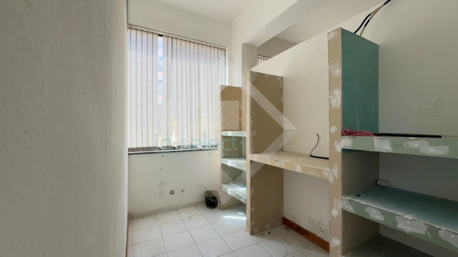 Prédio para Venda em Faro (Sé e São Pedro) Foto 7