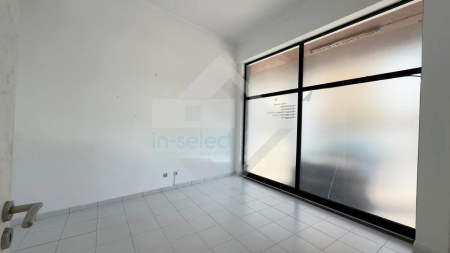 Prédio para Venda em Faro (Sé e São Pedro) Foto 9