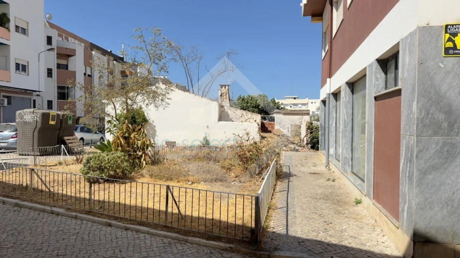 Prédio para Venda em Faro (Sé e São Pedro)