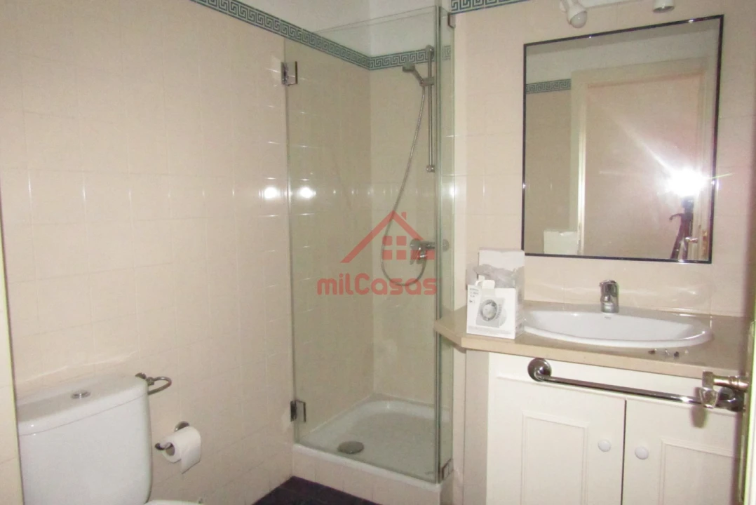 Apartamento T5 para Arrendamento em Santa Maria, São Pedro e Matacães Foto 12