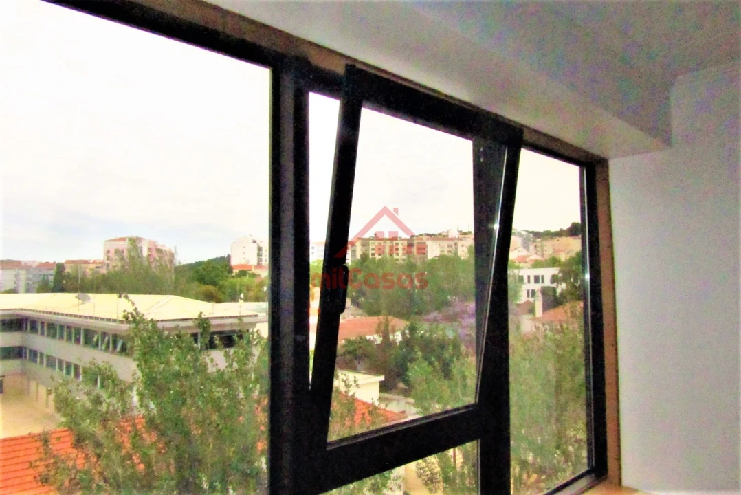 Apartamento T5 para Arrendamento em Santa Maria, São Pedro e Matacães Foto 27