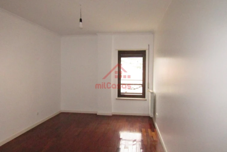 Apartamento T5 para Arrendamento em Santa Maria, São Pedro e Matacães Foto 13