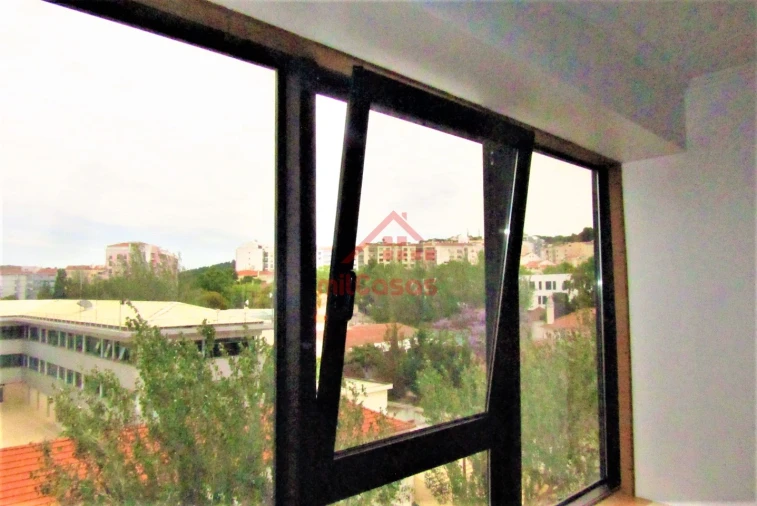 Apartamento T5 para Arrendamento em Santa Maria, São Pedro e Matacães Foto 27