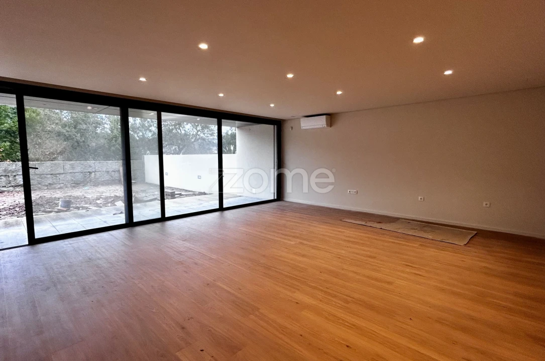 Moradia T3 para Venda em Fânzeres e São Pedro da Cova Foto 34