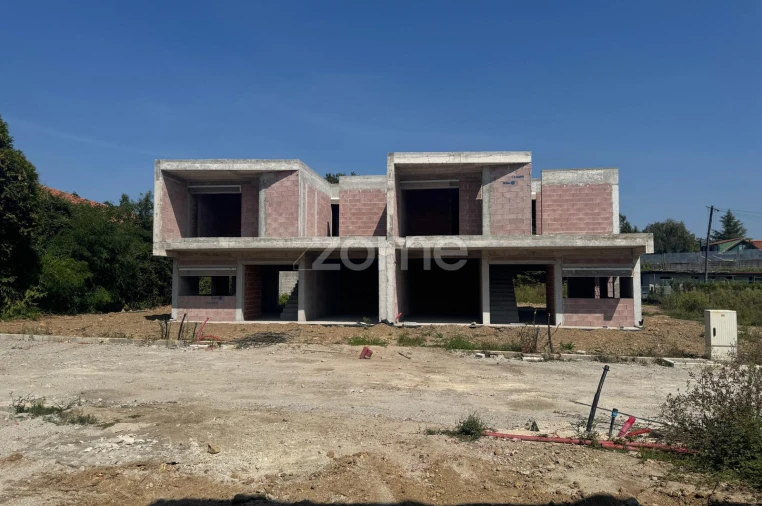 Moradia T3 para Venda em Antas e Abade de Vermoim Foto 11