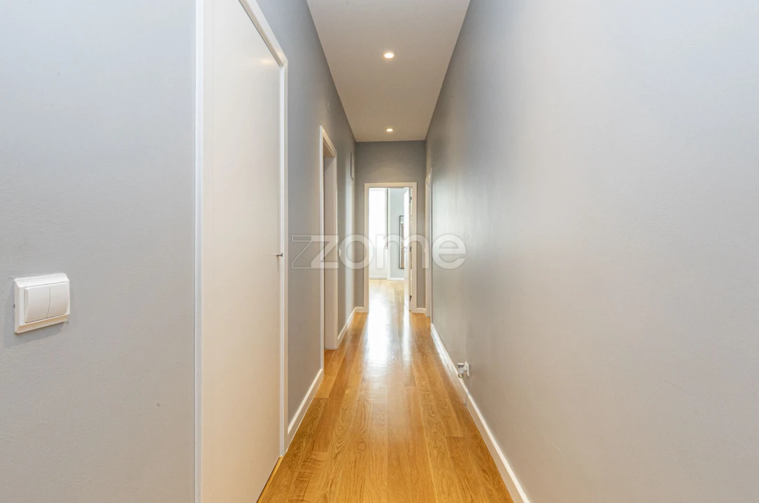 Apartamento T2 para Venda em Santa Maria Maior Foto 13