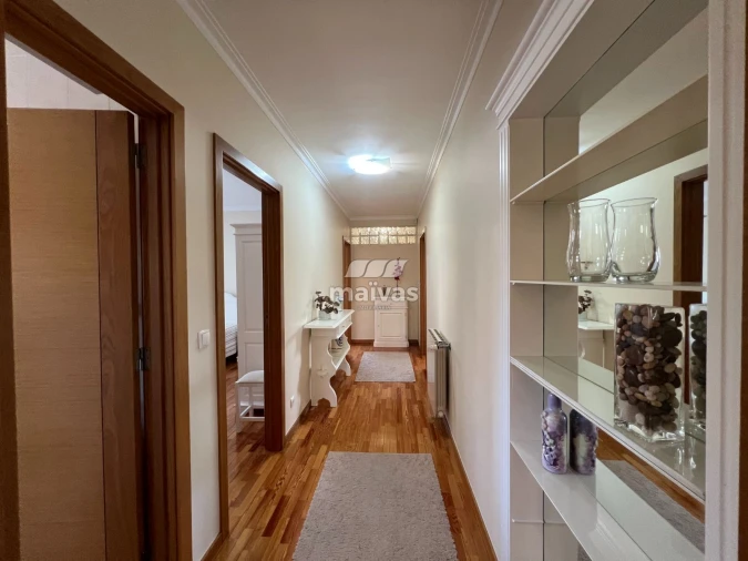 Moradia T4 para Venda em Sabariz Foto 13