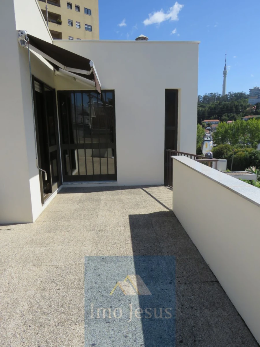 Moradia T5 para Venda em Mafamude e Vilar do Paraíso Foto 4