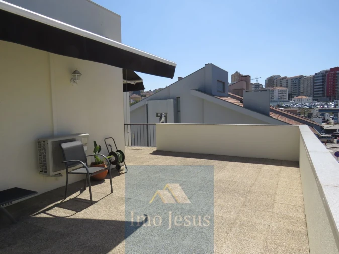 Moradia T5 para Venda em Mafamude e Vilar do Paraíso Foto 3