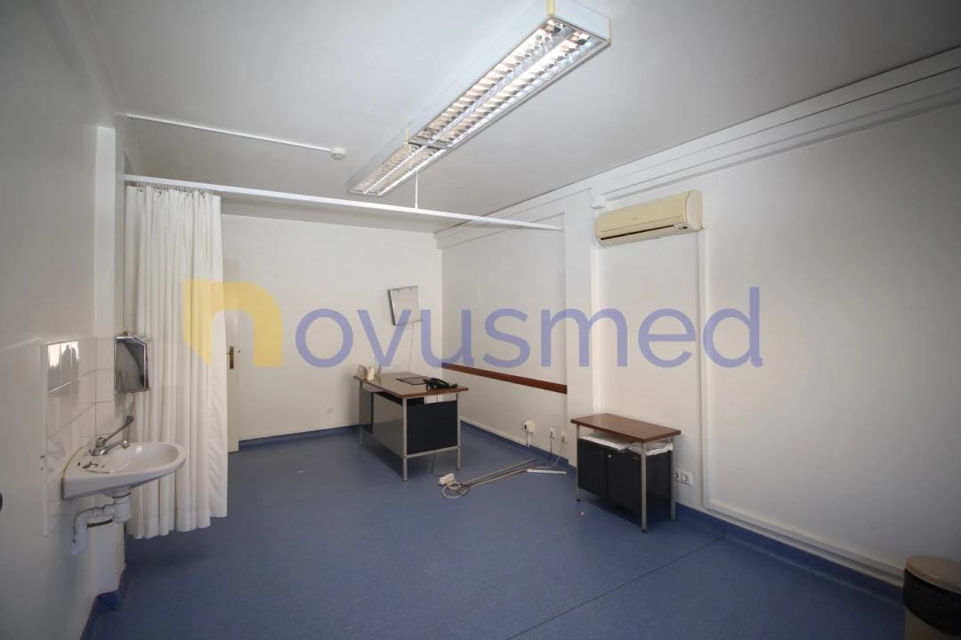 Apartamento T3 para Venda em São Bartolomeu de Messines Foto 4