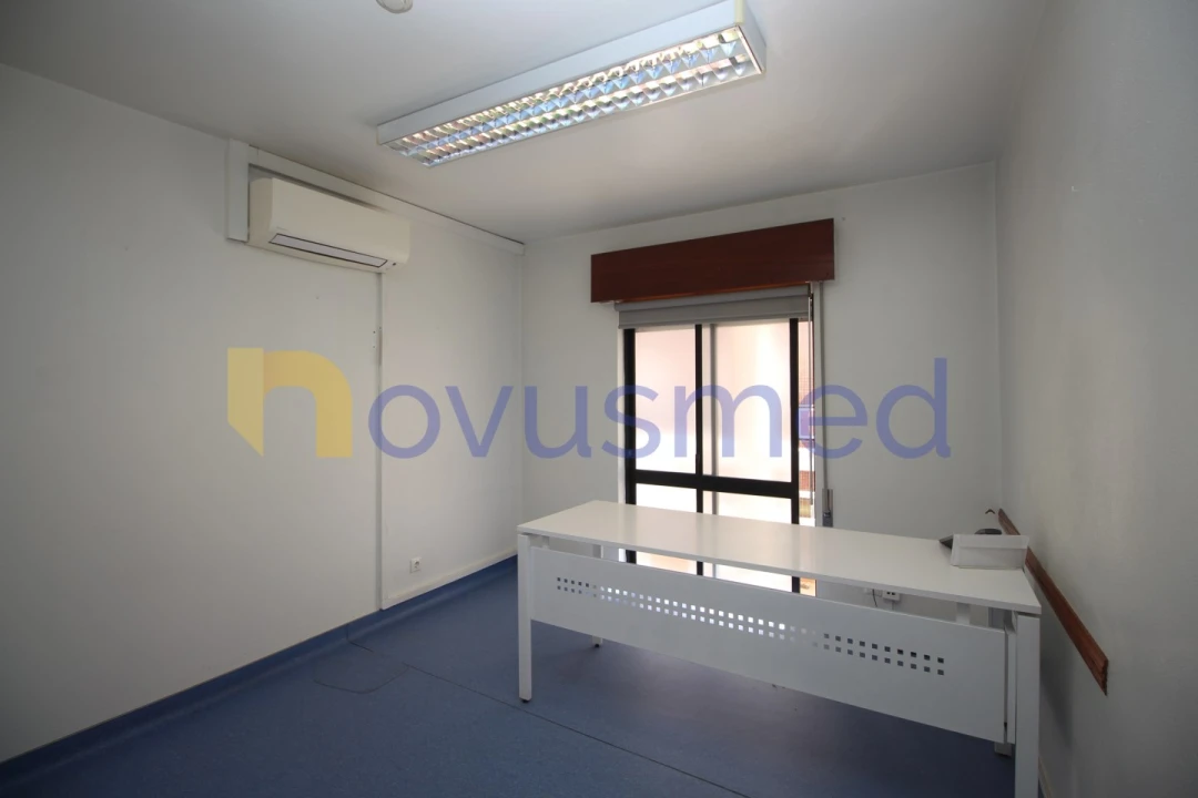 Apartamento T3 para Venda em São Bartolomeu de Messines Foto 13