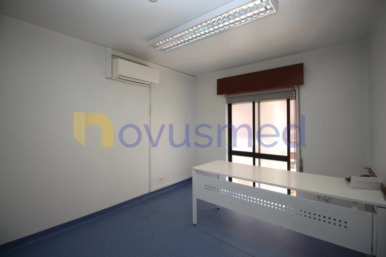 Apartamento T3 para Venda em São Bartolomeu de Messines Foto 15