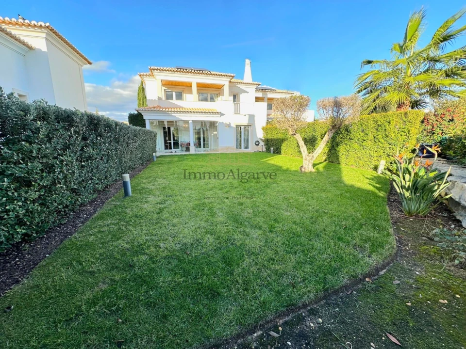 Moradia T3 para Venda em Quarteira Foto 23