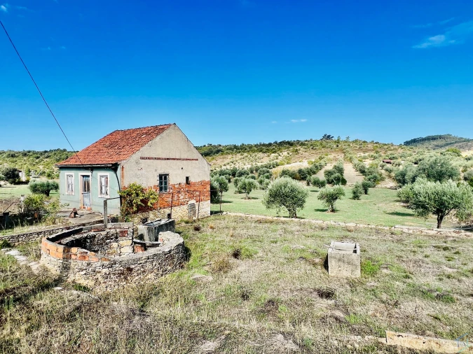 Moradia T2 para Venda em Chãos Foto 2