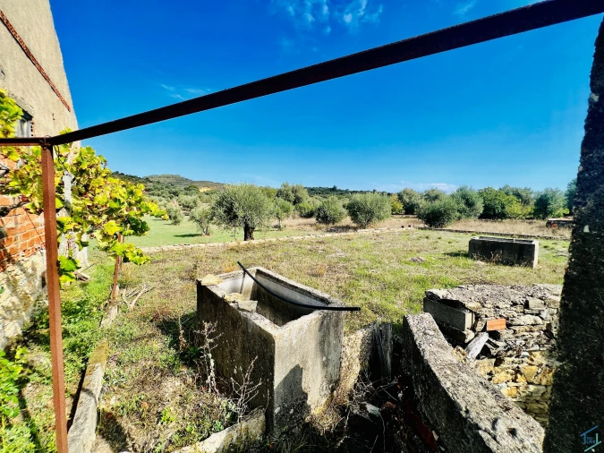 Moradia T2 para Venda em Chãos Foto 12